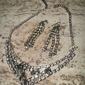 RHINESTONE CLEAR NECKLACE EARRINGS VINTAGE SET